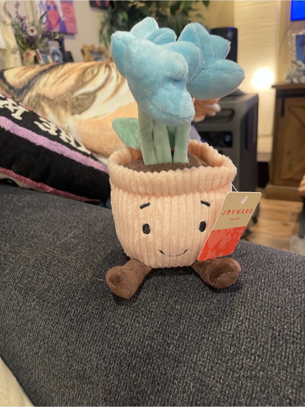 Plush flower pt with blue flowers